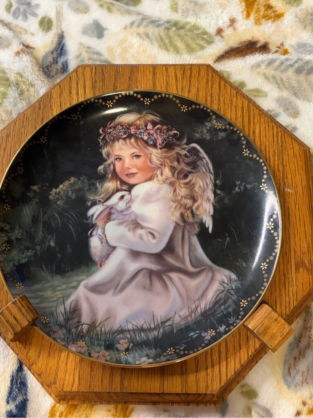 Decorative Angel Girl Collector Plate with Wooden Wall Plaque - White